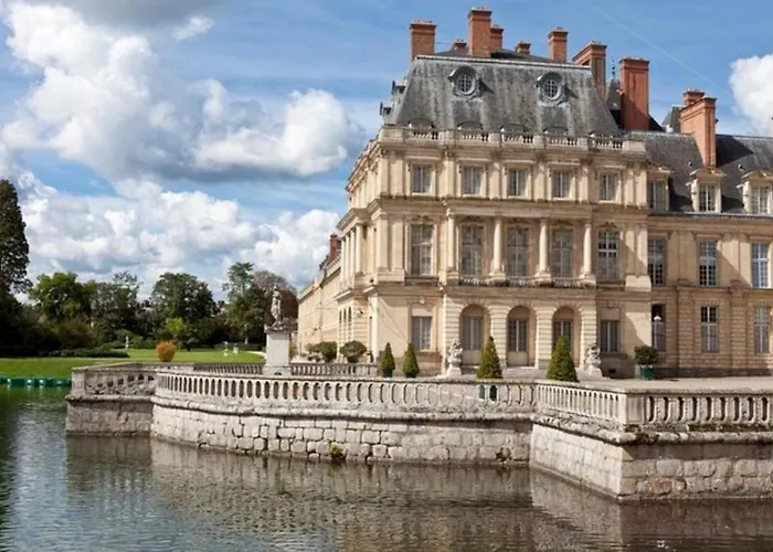 Zanzibar - 15 Min Walk To Fontainebleau Chateau