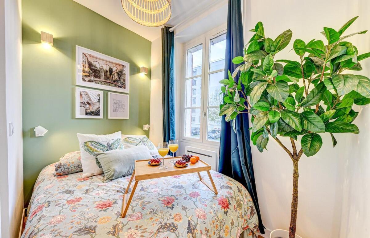 Apartment Zanzibar - 15 Min Walk To Fontainebleau Chateau