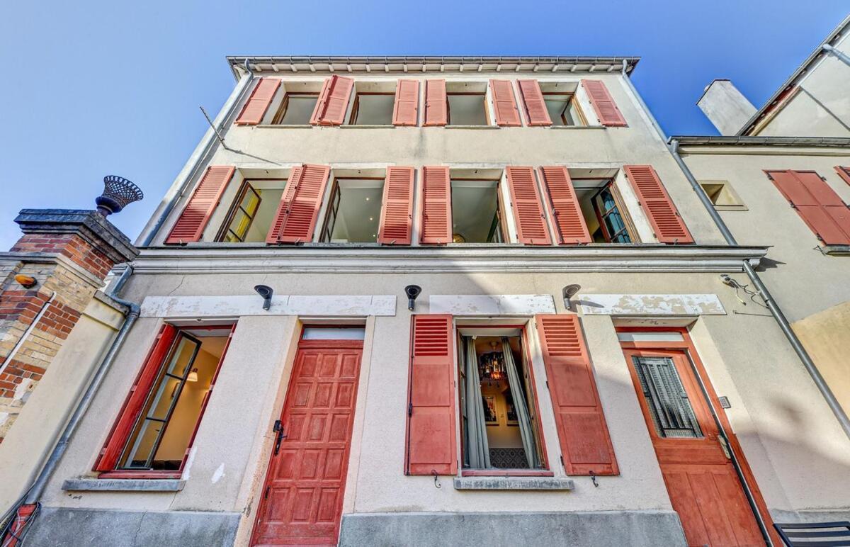 Apartment Zanzibar - 15 Min Walk To Fontainebleau Chateau
